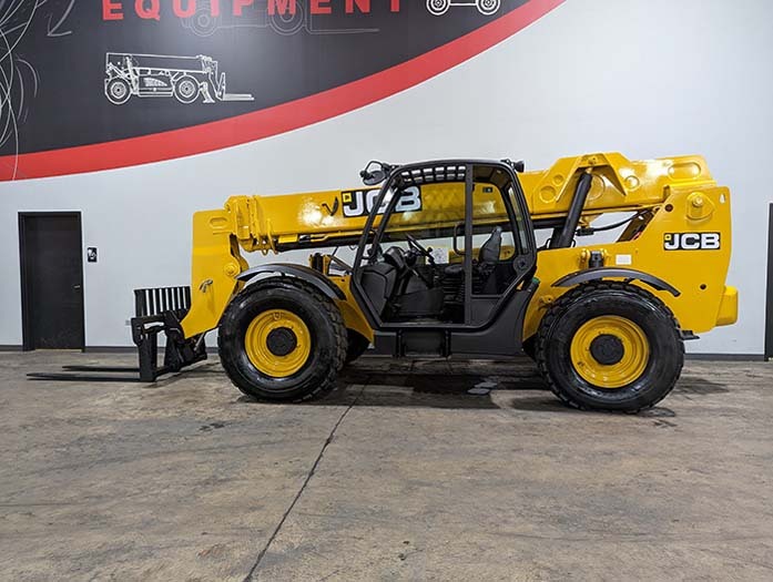 2012 JCB 507-42 in Cary, IL