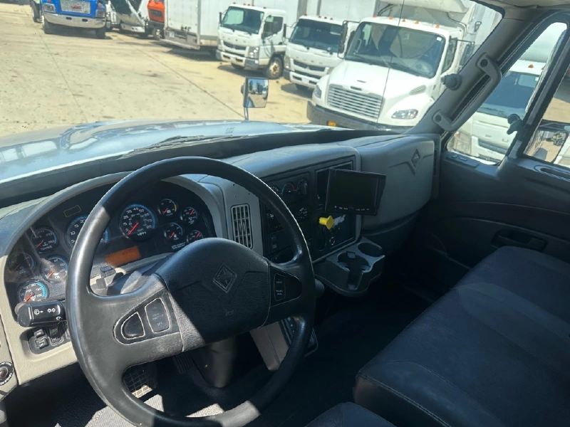 2018 INTERNATIONAL 4300