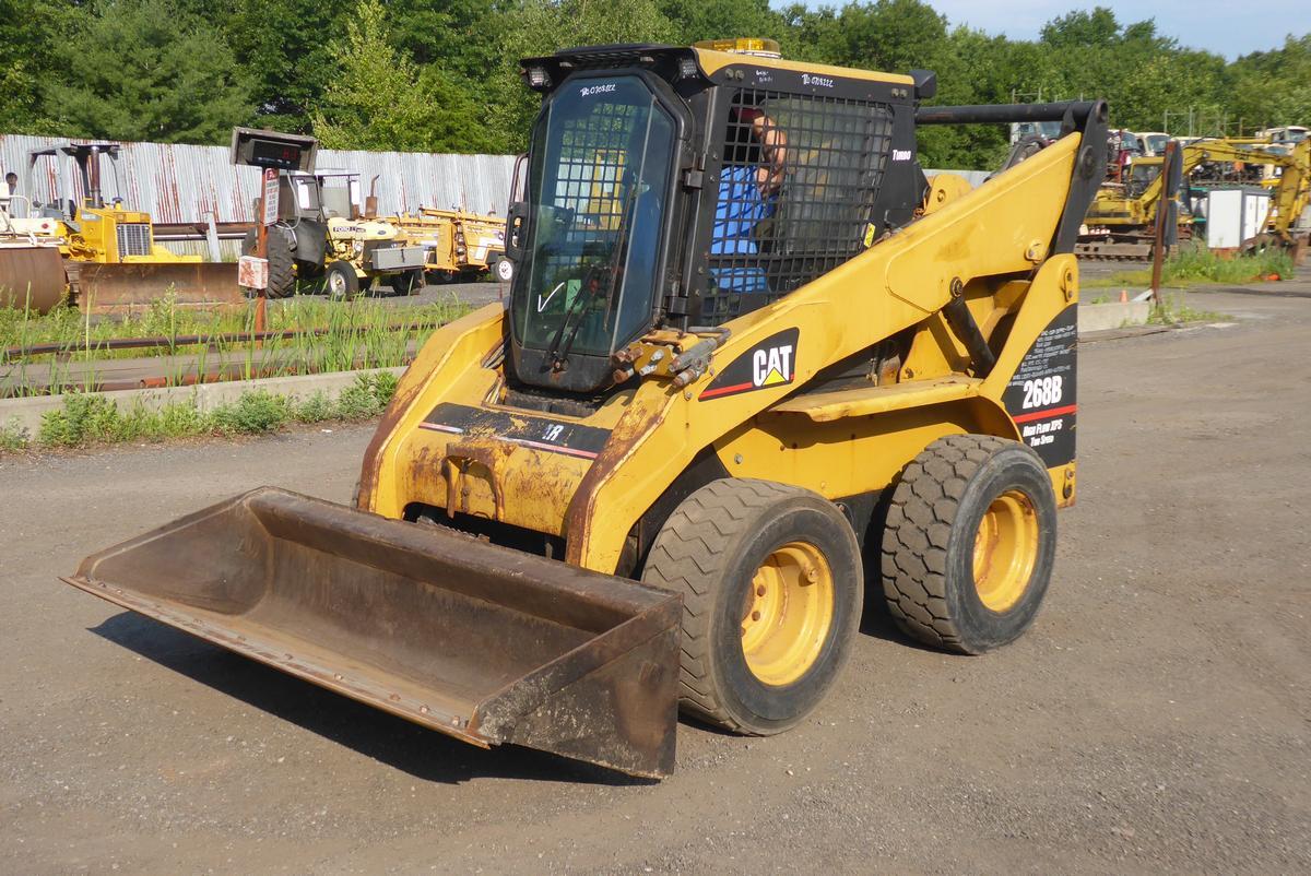 2004 CATERPILLAR 268B in Sparrow Bush, NY