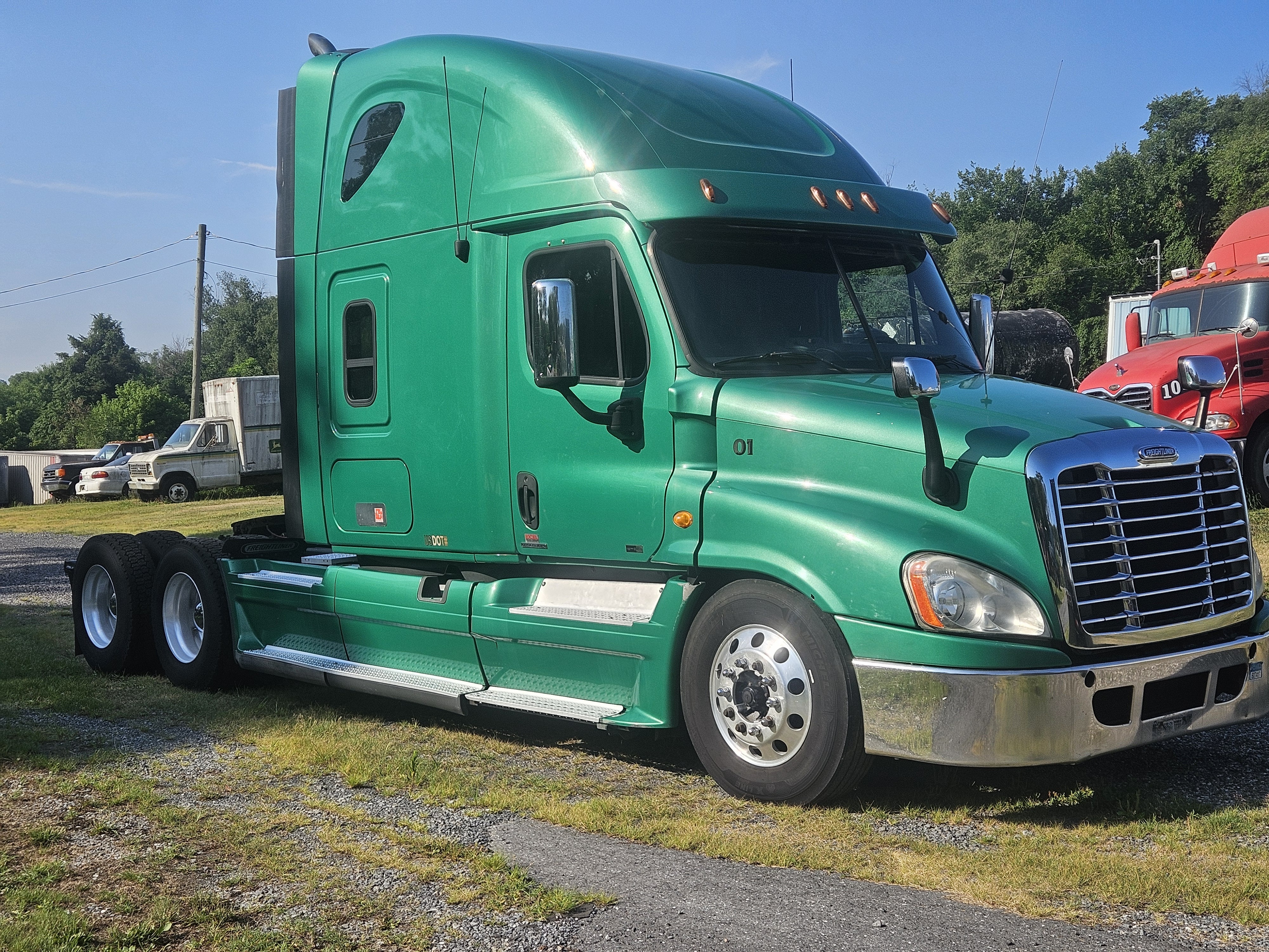 2012 FREIGHTLINER CASCADIA in Harrisonburg, VA