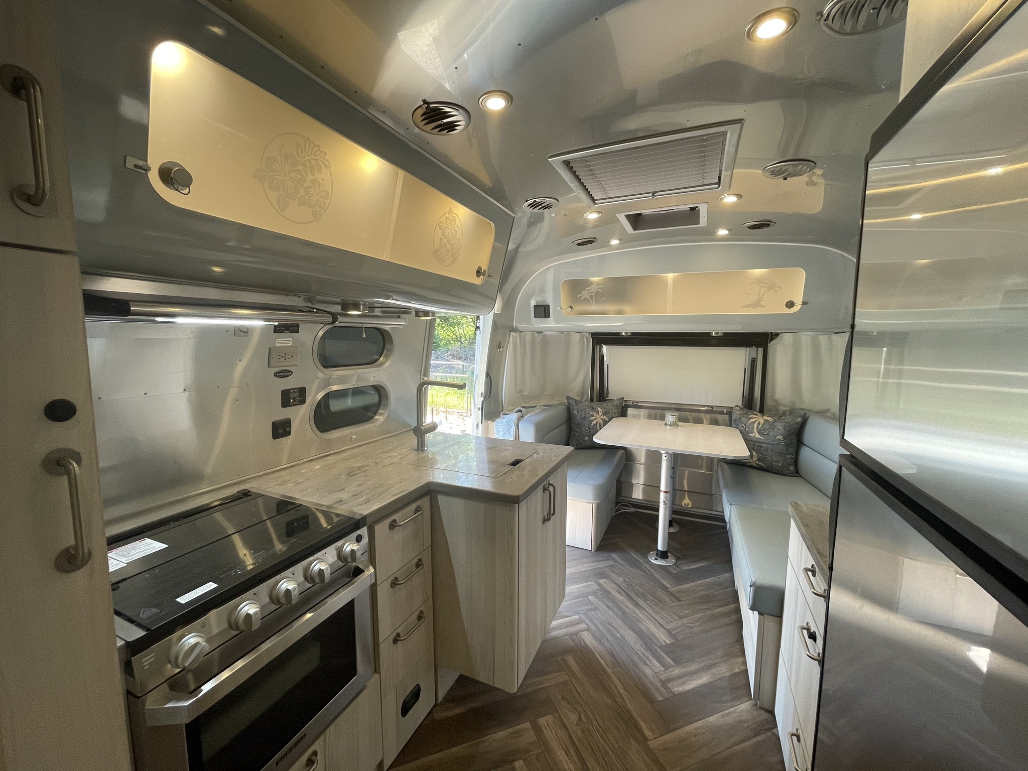 Used 2021 Airstream International in Auburn, WA - 5032000425 - RV Trader