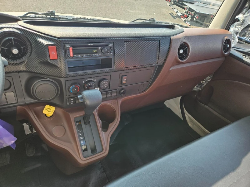 2025 HINO L6