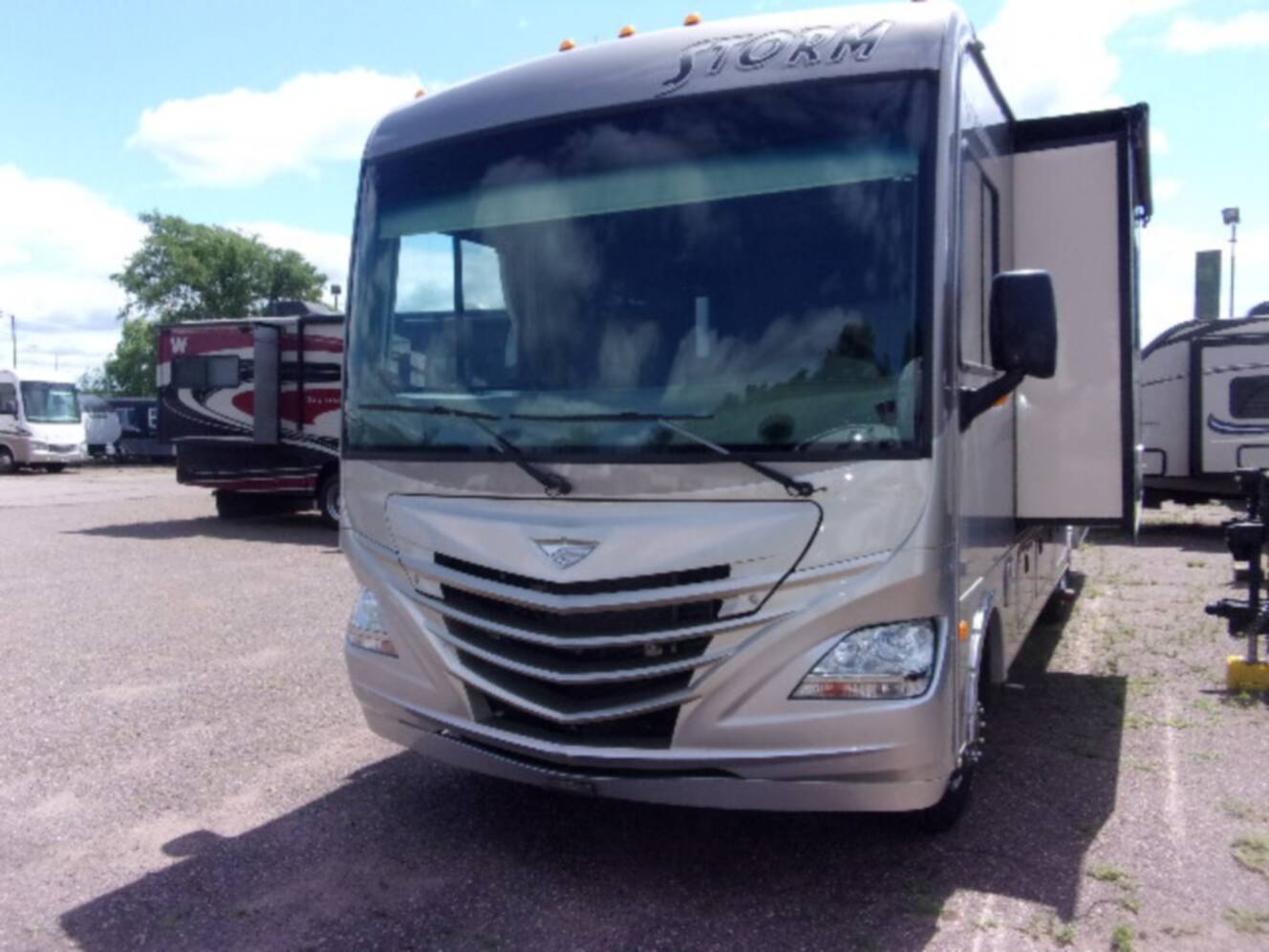 A photo of this 2014 Fleetwood STORM 32H