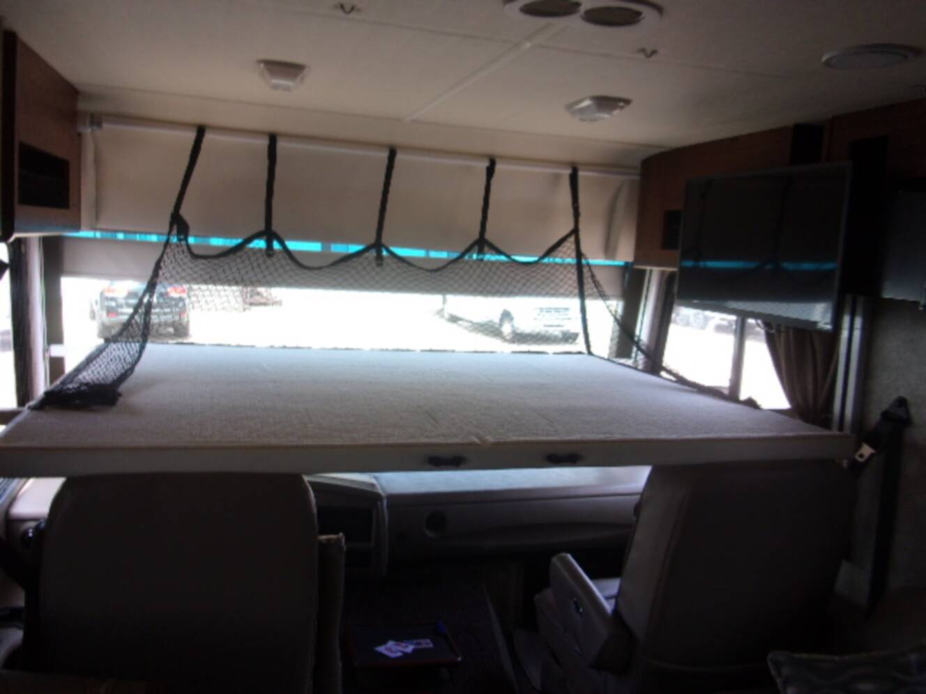 A photo of this 2014 Fleetwood STORM 32H