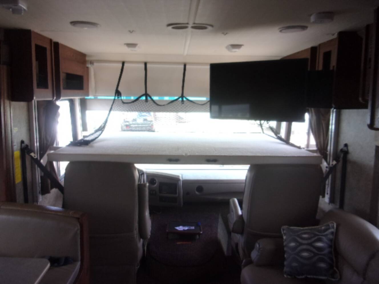 A photo of this 2014 Fleetwood STORM 32H