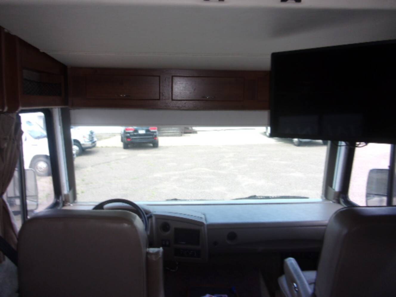 A photo of this 2014 Fleetwood STORM 32H