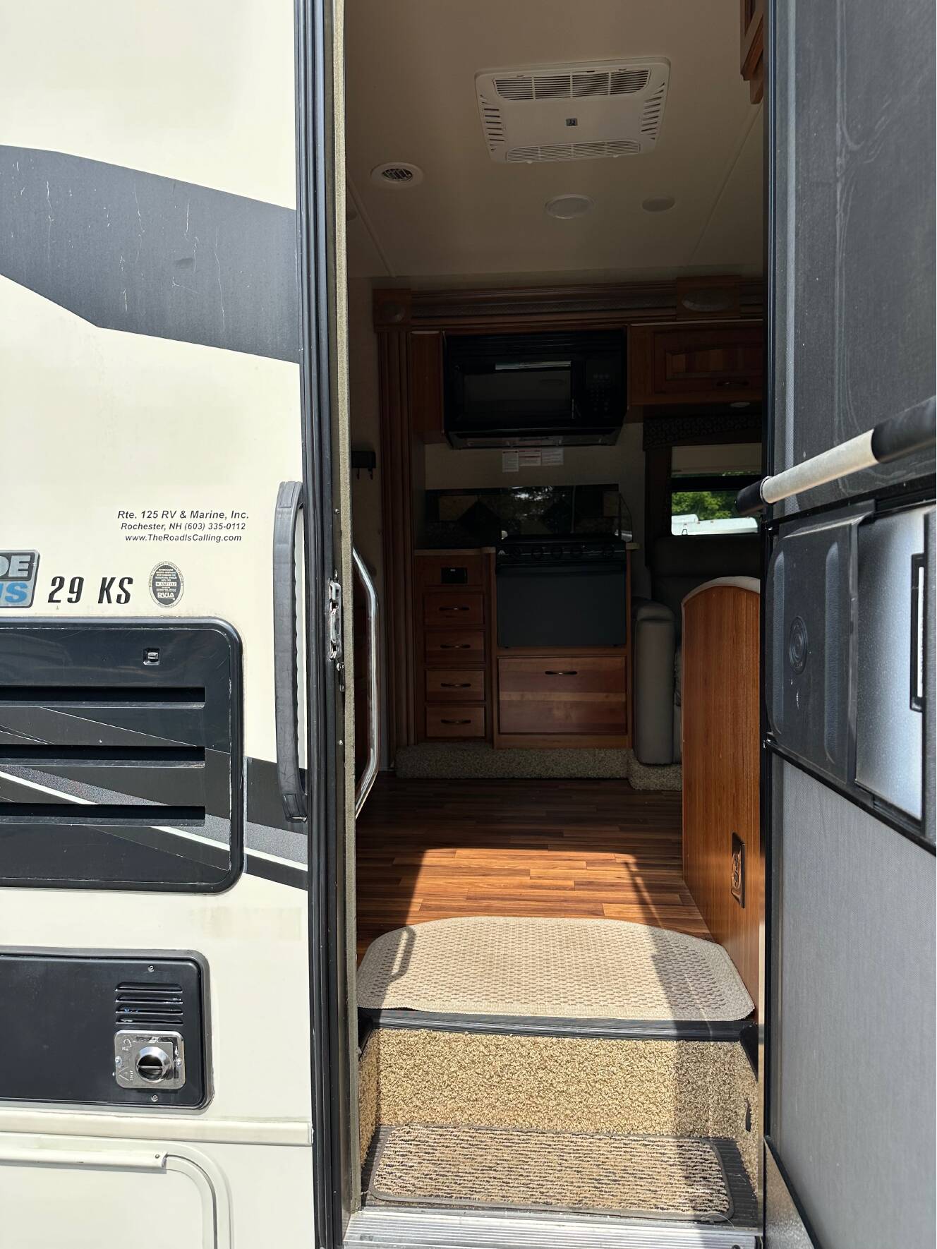 A photo of this 2015 Jayco GREYHAWK 29KS