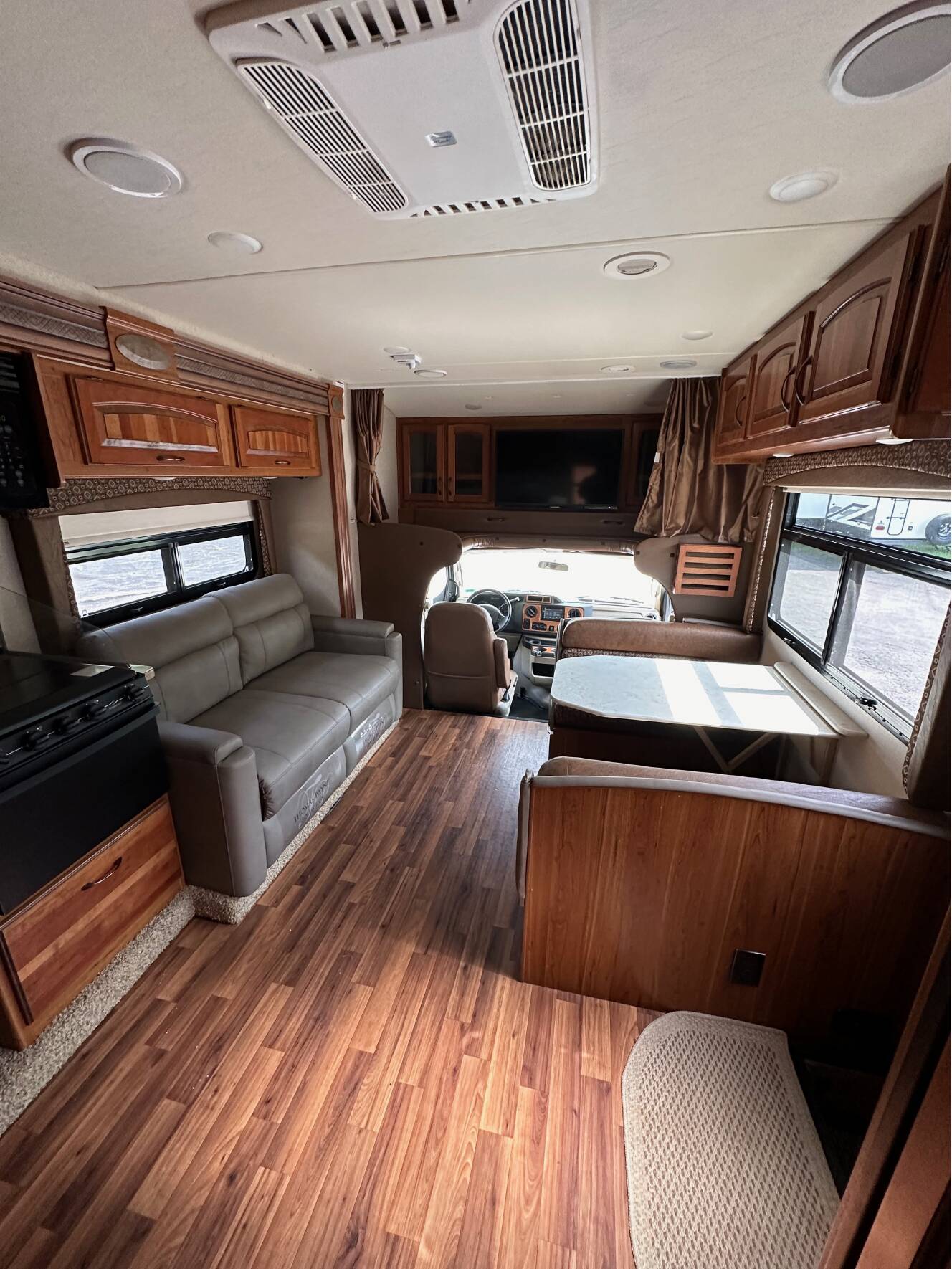 A photo of this 2015 Jayco GREYHAWK 29KS