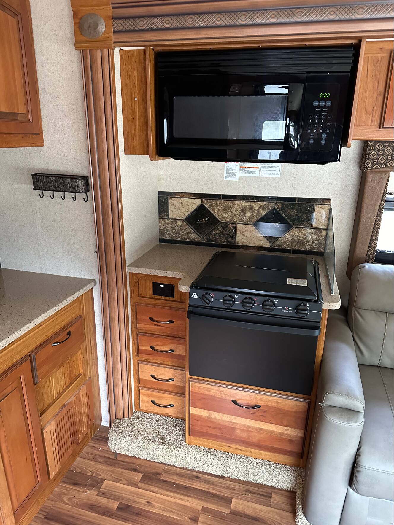 A photo of this 2015 Jayco GREYHAWK 29KS