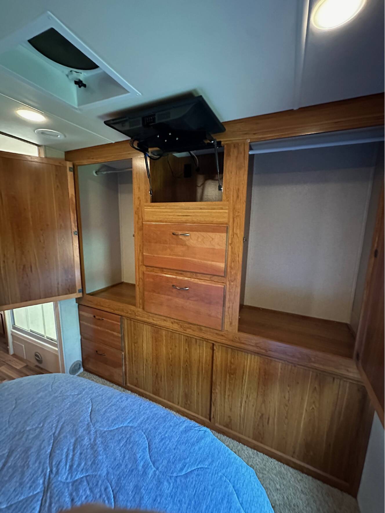 A photo of this 2015 Jayco GREYHAWK 29KS