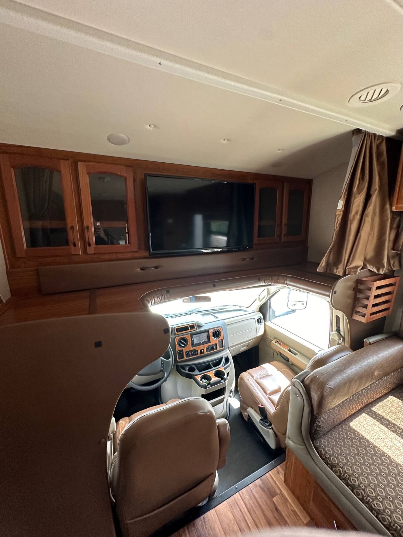A photo of this 2015 Jayco GREYHAWK 29KS
