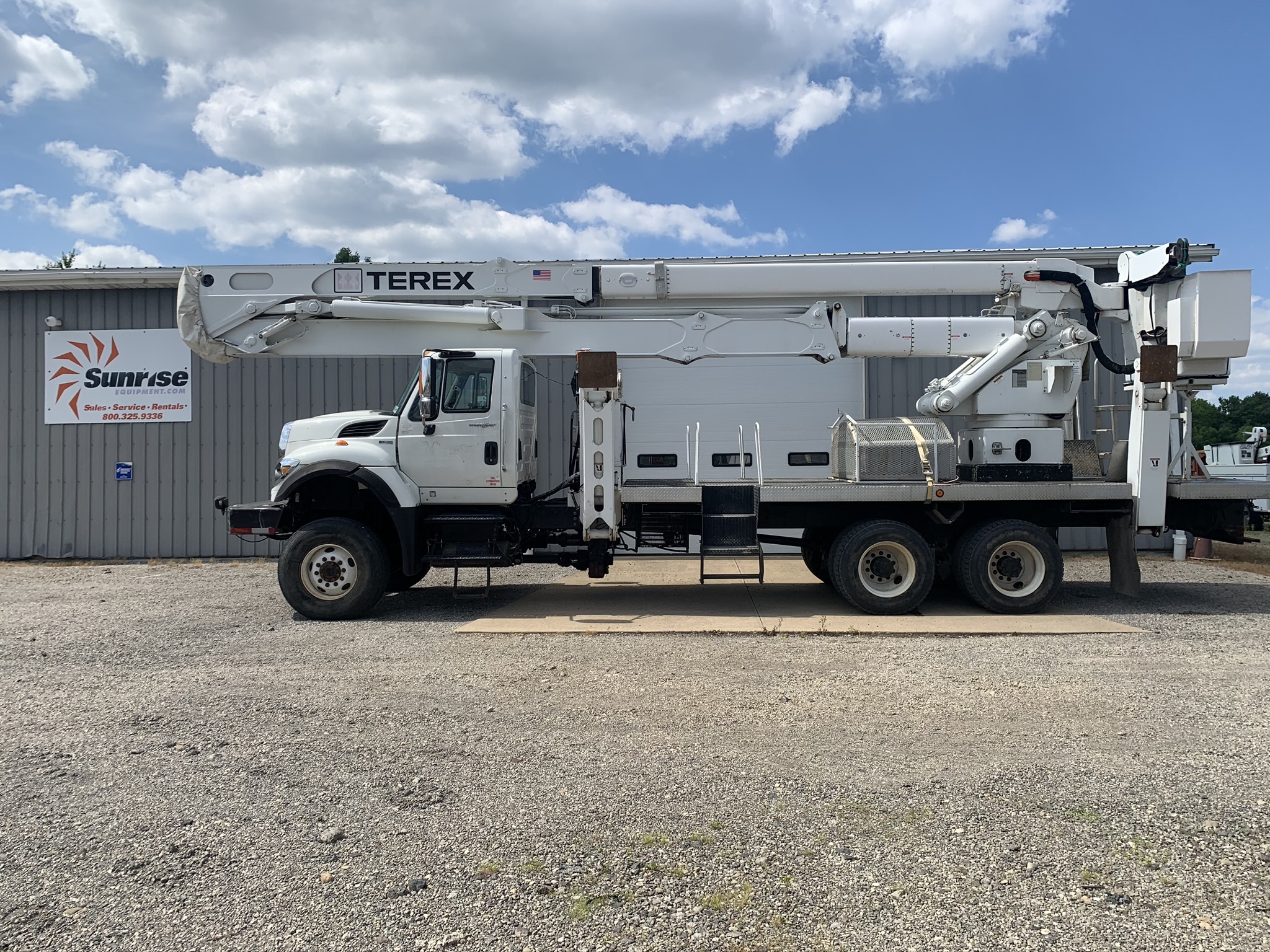 2012 INTERNATIONAL 7400 in Canton, OH