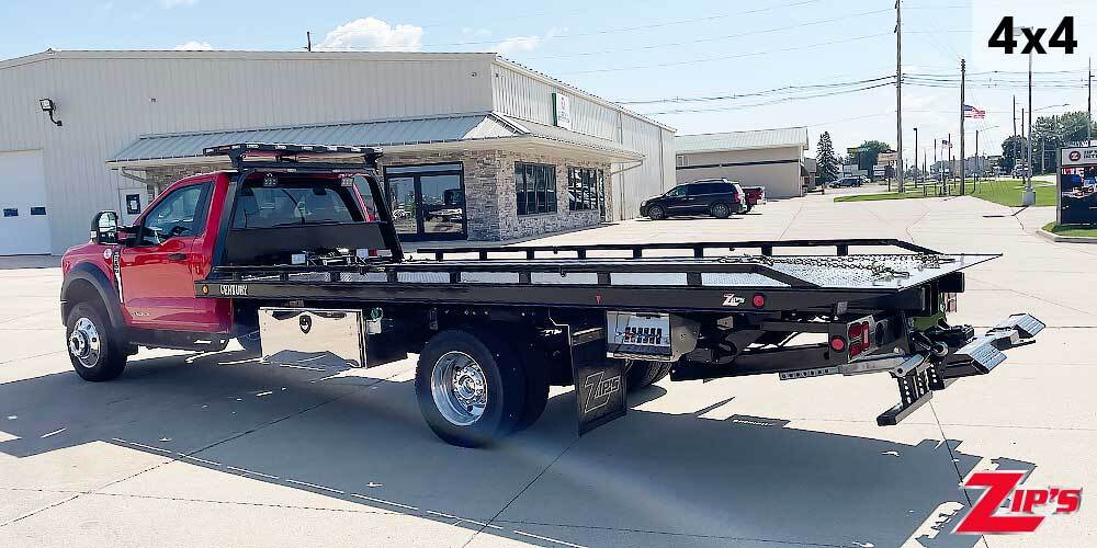 2023 FORD F600 in New Hampton, IA