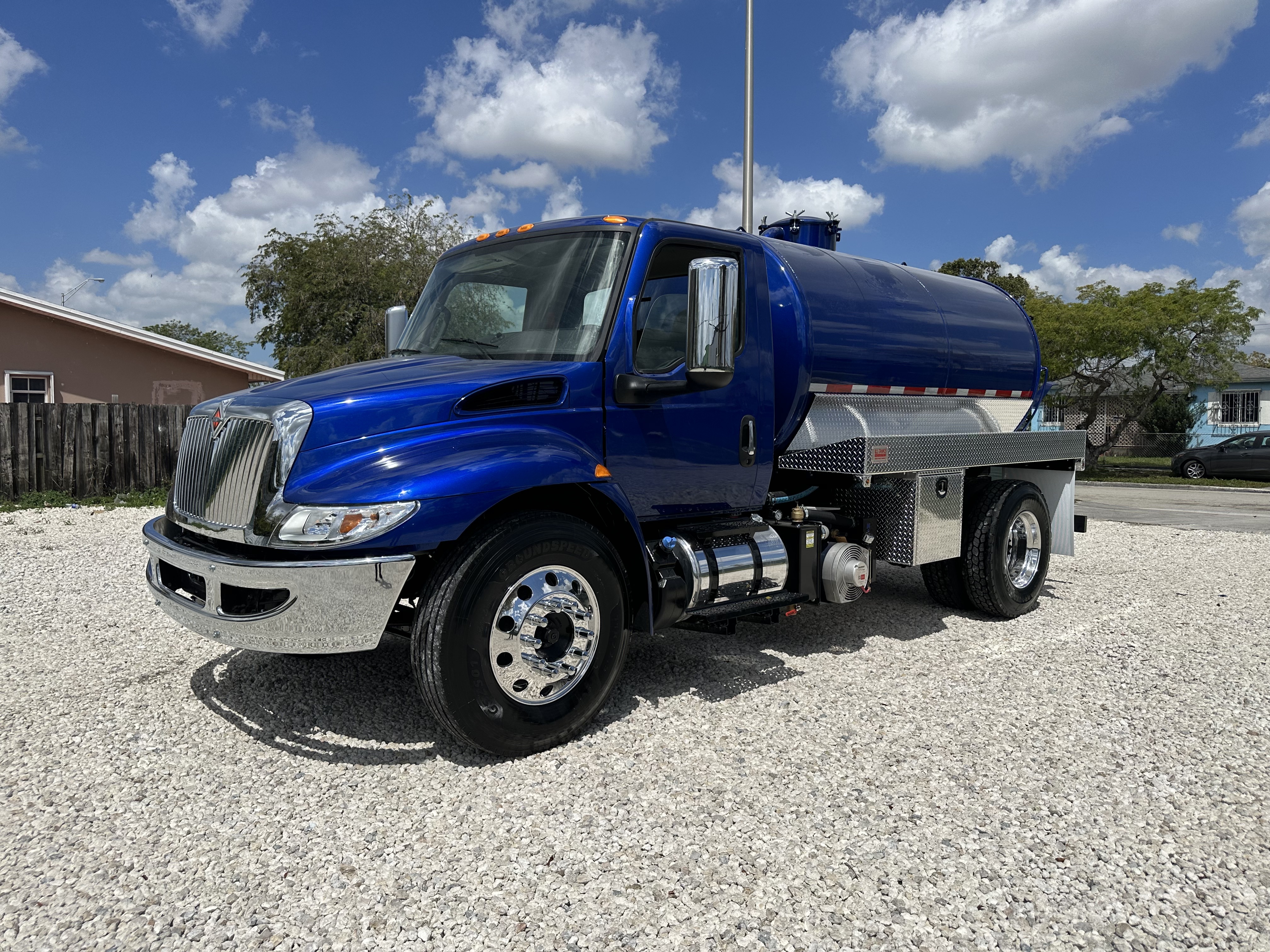 2020 INTERNATIONAL MV607 in Hialeah, FL