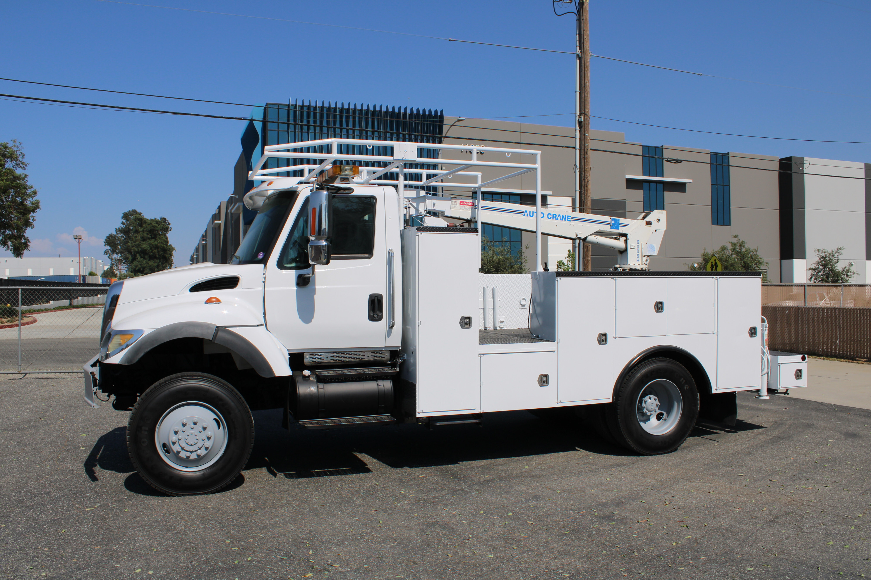 2002 International 7400 4x4 14 Ft. Mechanic / Service 6,000 lb. Crane in Fontana, CA