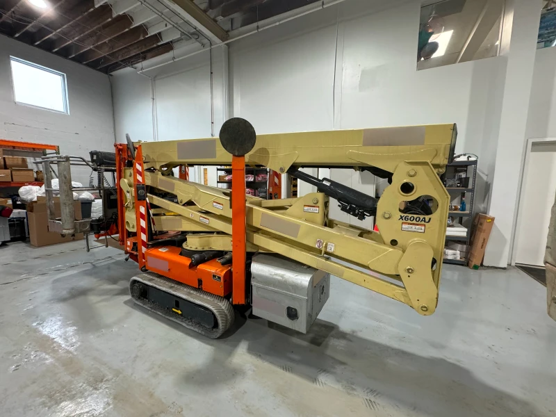 2015 JLG X600AJ