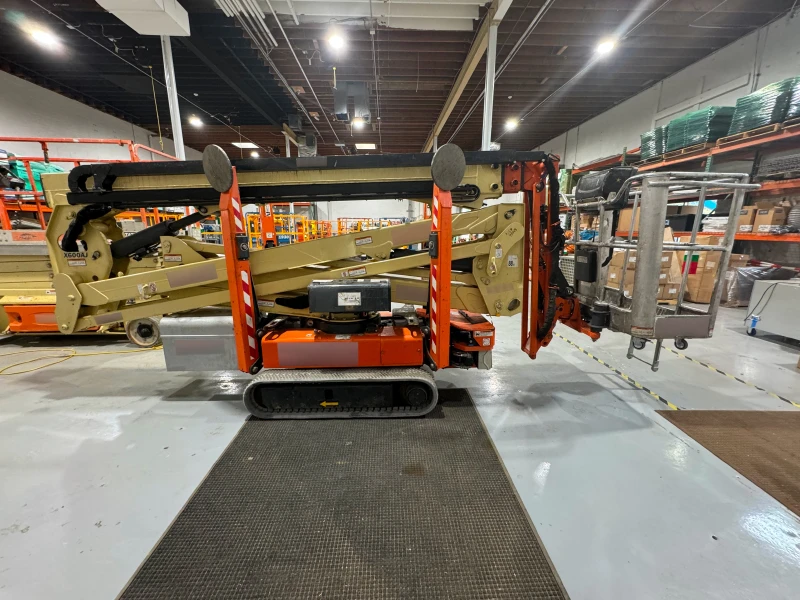 2015 JLG X600AJ