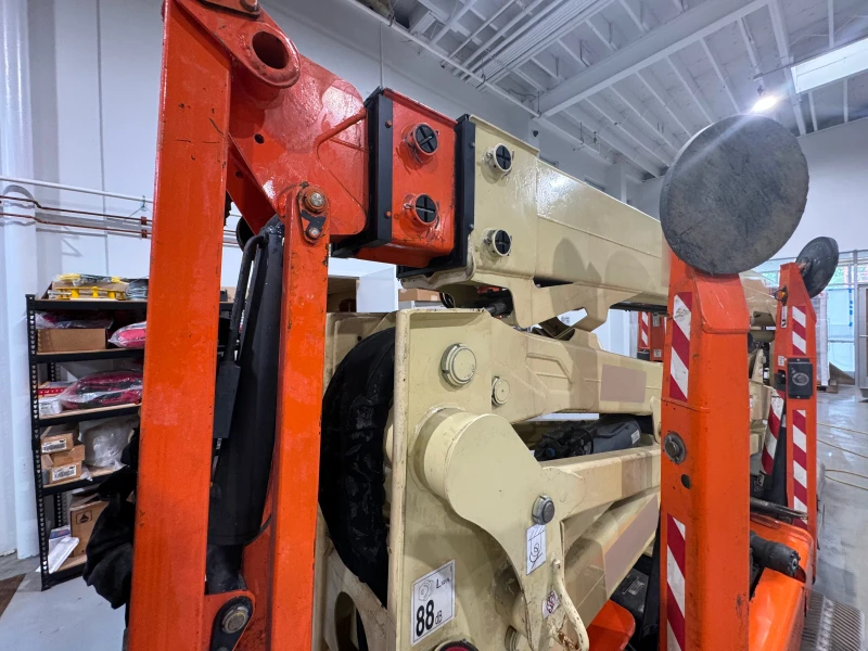 2015 JLG X600AJ