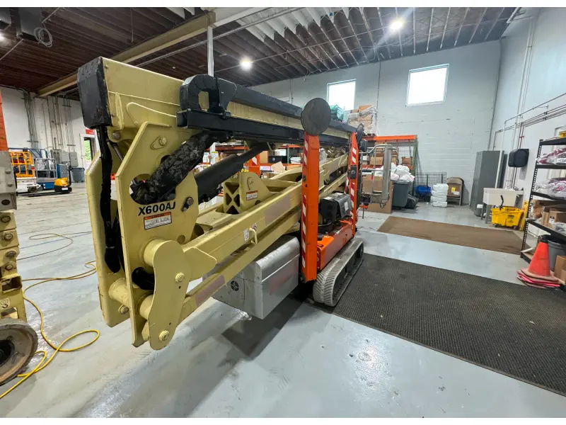 2015 JLG X600AJ