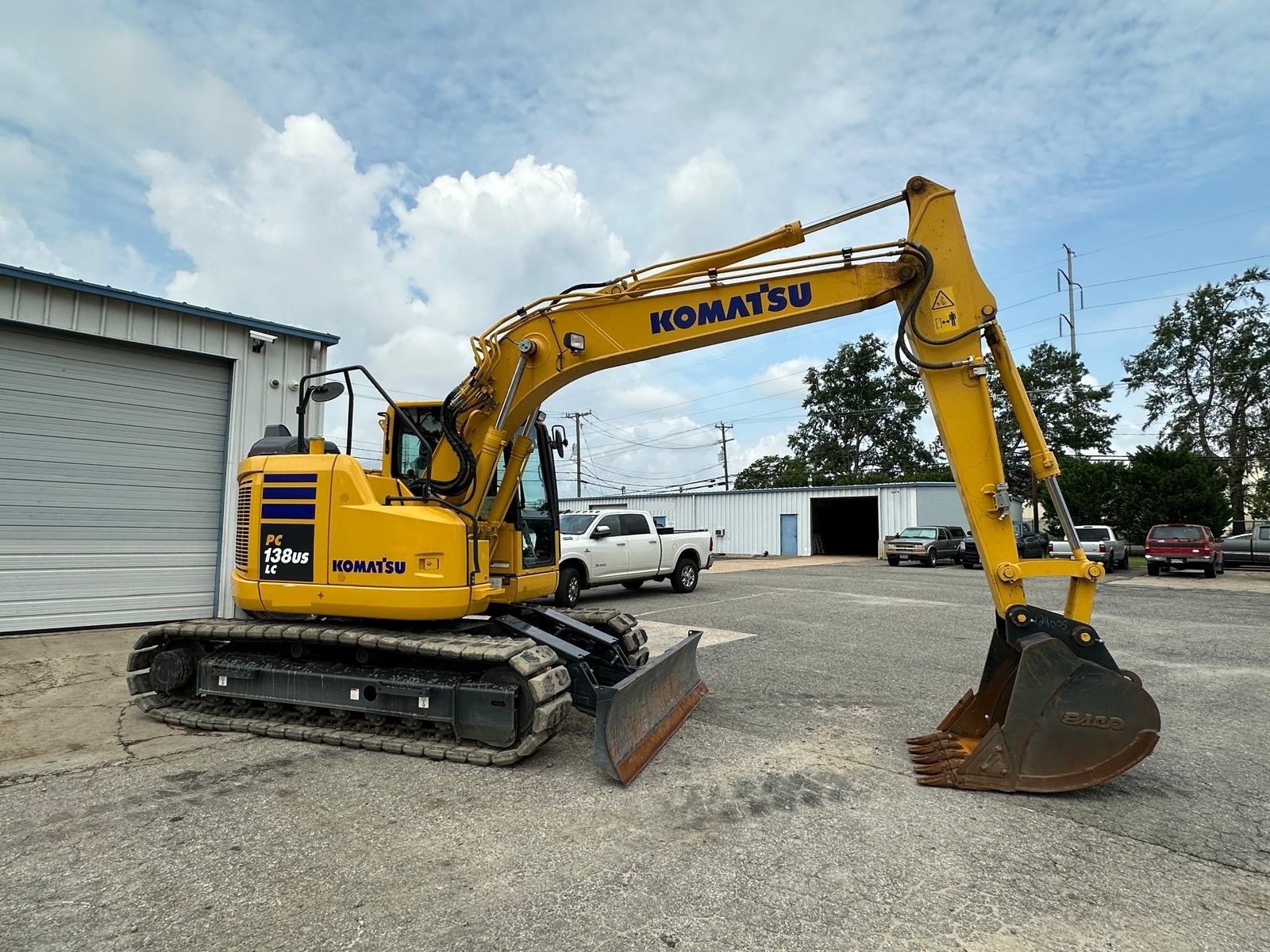 Komatsu PC138USLC-11 Equipment For Sale - Komatsu PC138USLC