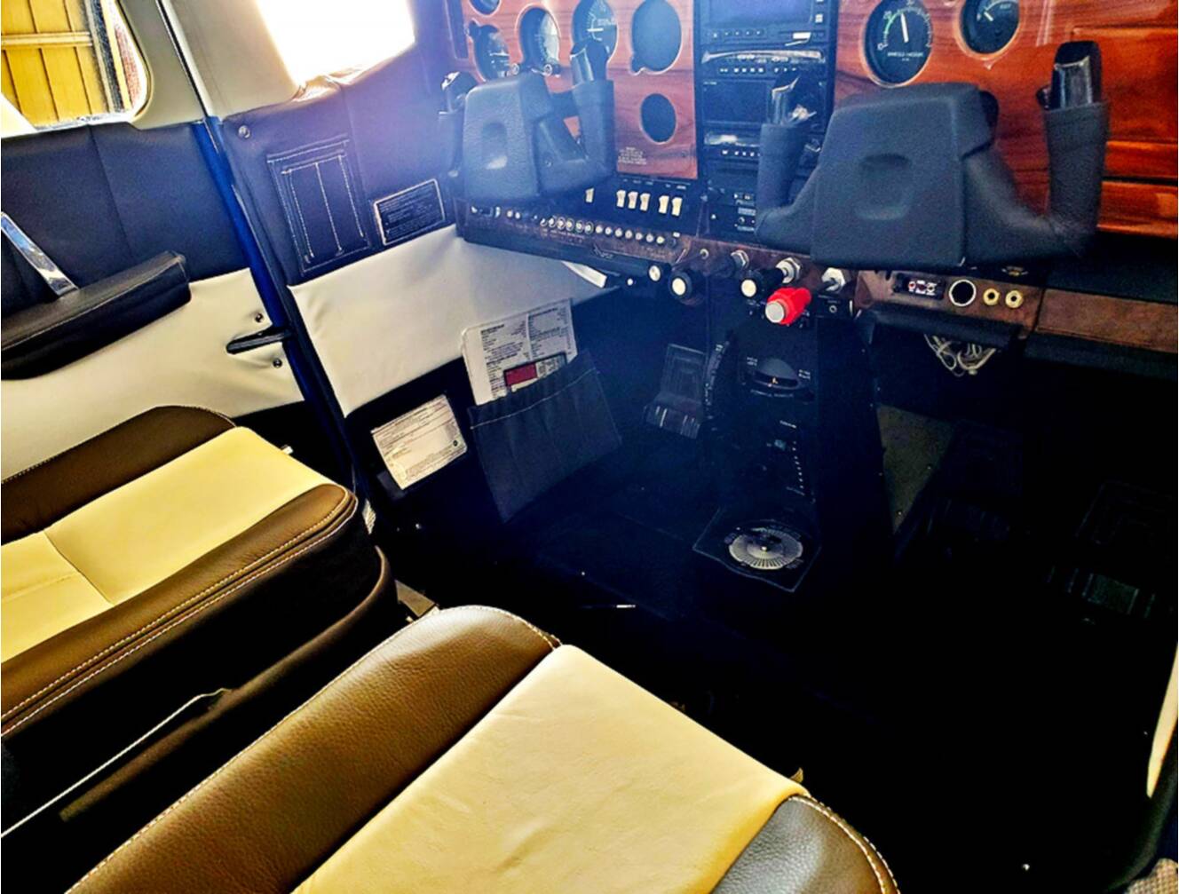 A photo of this 1976 Cessna 182 Skylane
