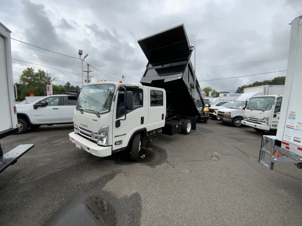 2024 ISUZU NPR HD in Riverside, NJ