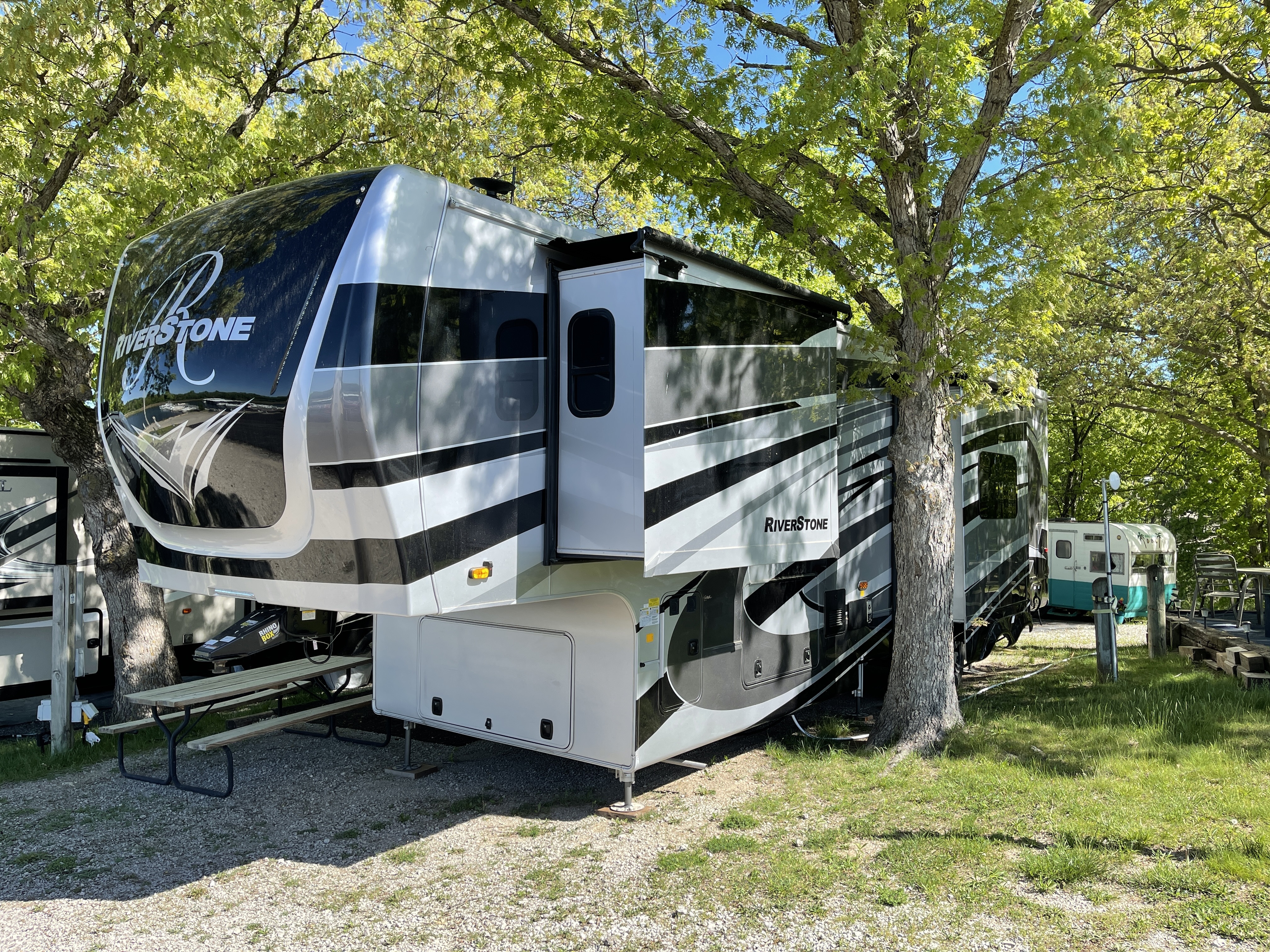 2022 Forest River RIVERSTONE RESERVE 3850RK in ankeny IA