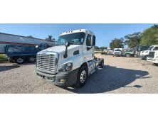 Commercial Truck Spotlight: Freightliner Cascadia image