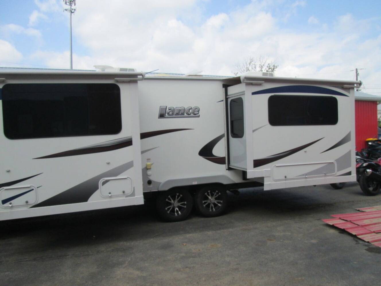 A photo of this 2020 Lance 2465 PULL CAMPER