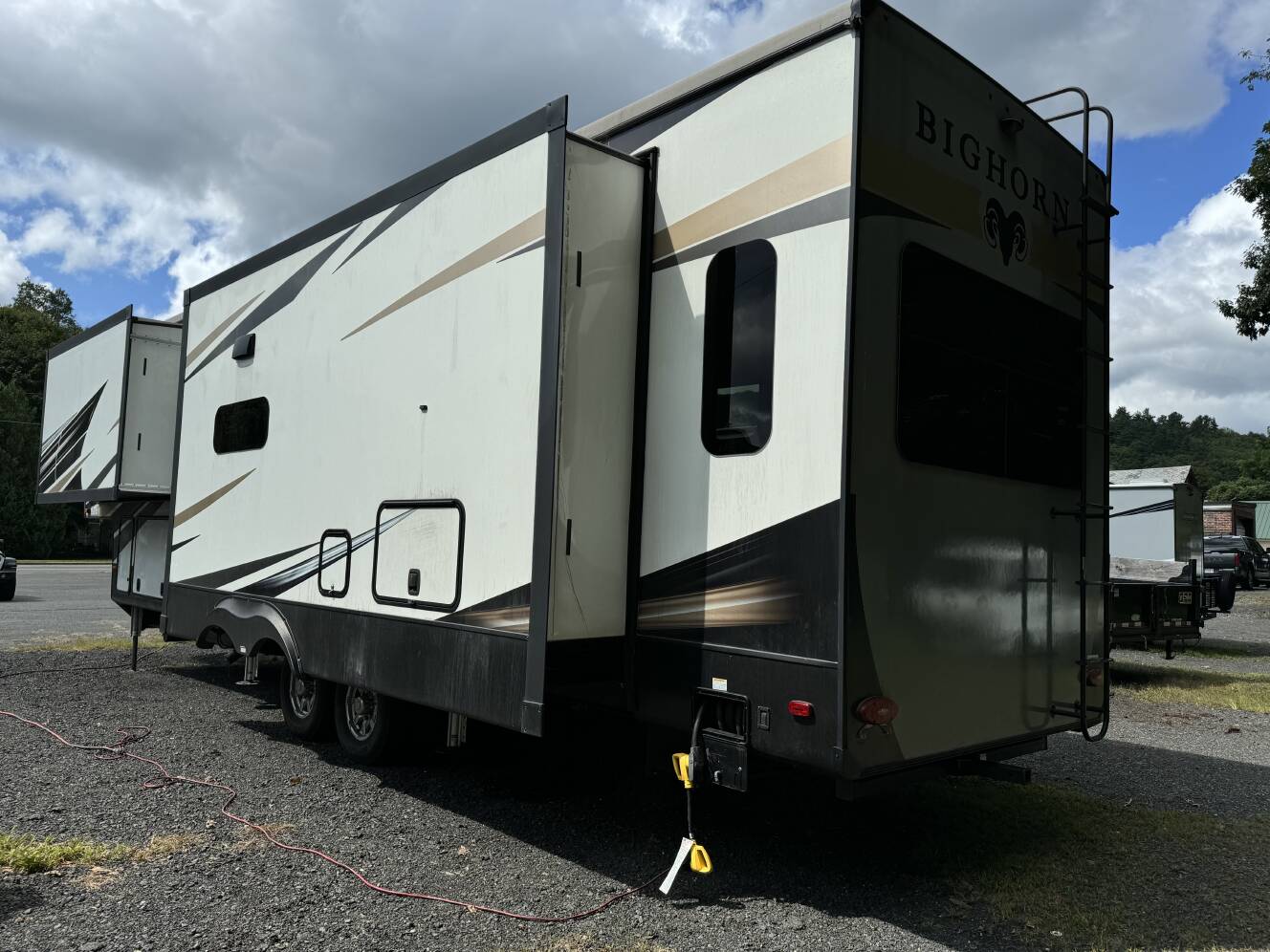 A photo of this 2021 Heartland BIGHORN 3502SB
