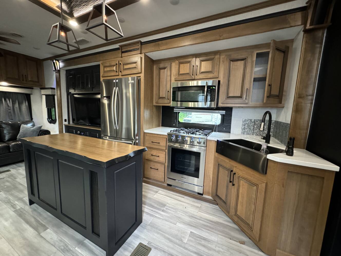 A photo of this 2021 Heartland BIGHORN 3502SB