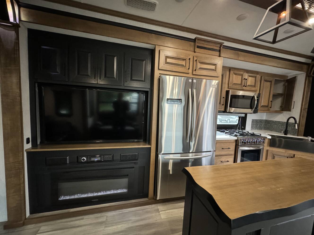 A photo of this 2021 Heartland BIGHORN 3502SB