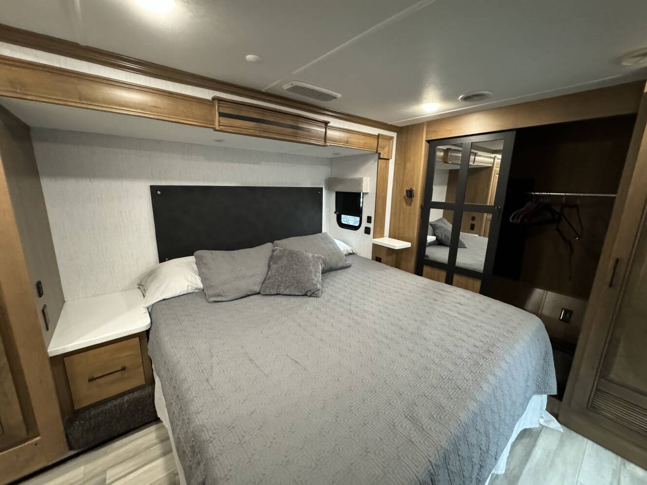 A photo of this 2021 Heartland BIGHORN 3502SB