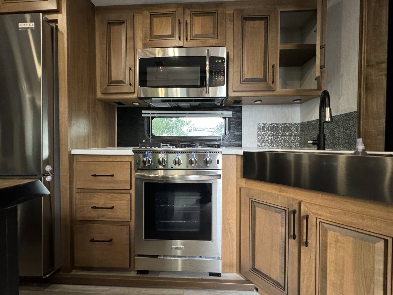 A photo of this 2021 Heartland BIGHORN 3502SB