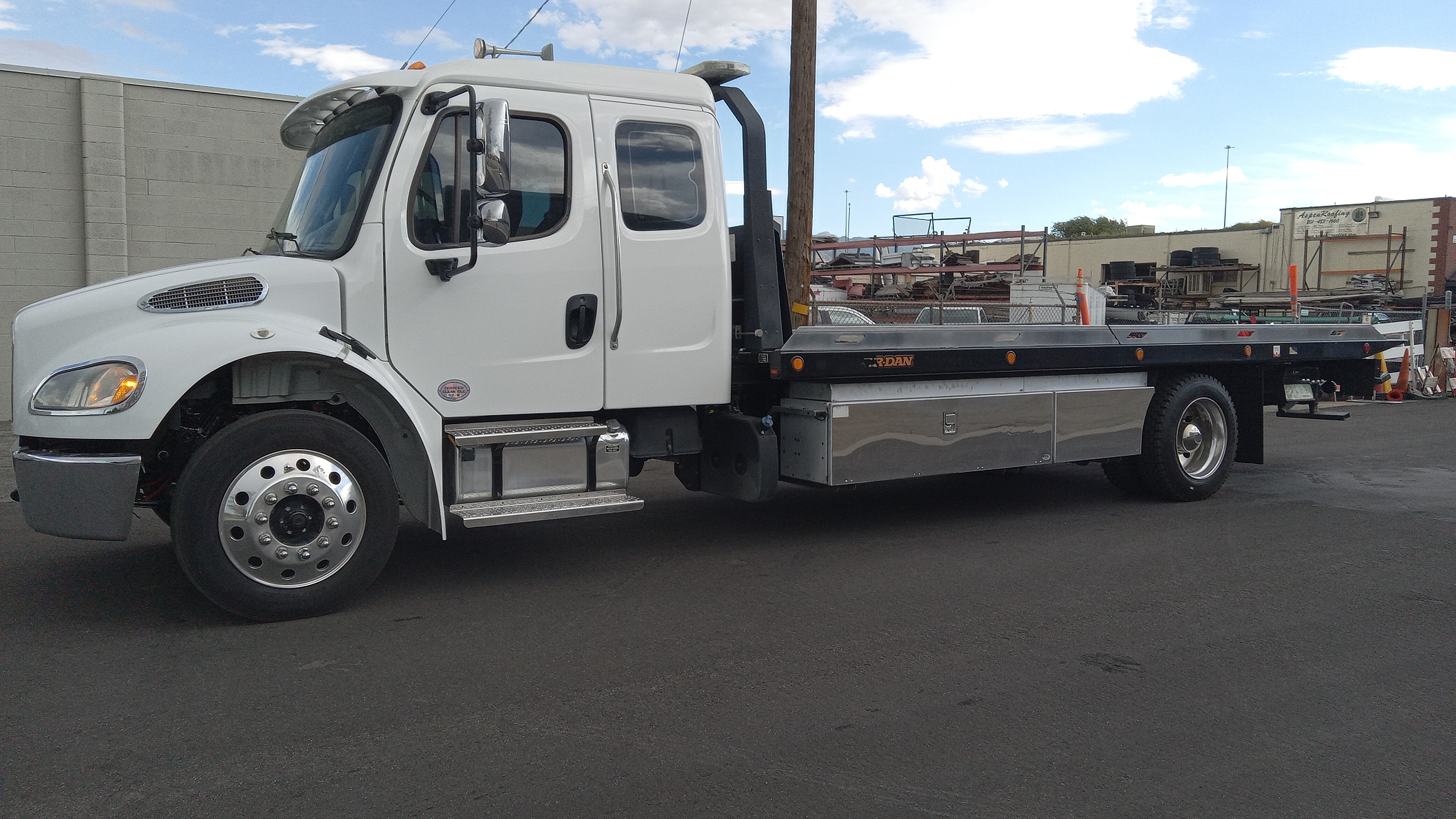 2021 FREIGHTLINER BUSINESS CLASS M2 106 in Lakewood, WA