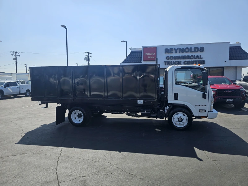2025 ISUZU NRR GAS