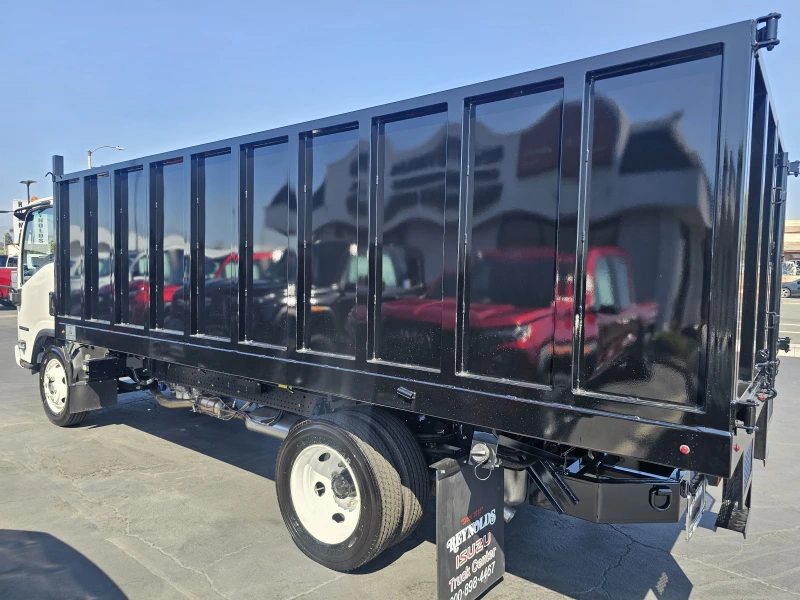 2025 ISUZU NRR GAS