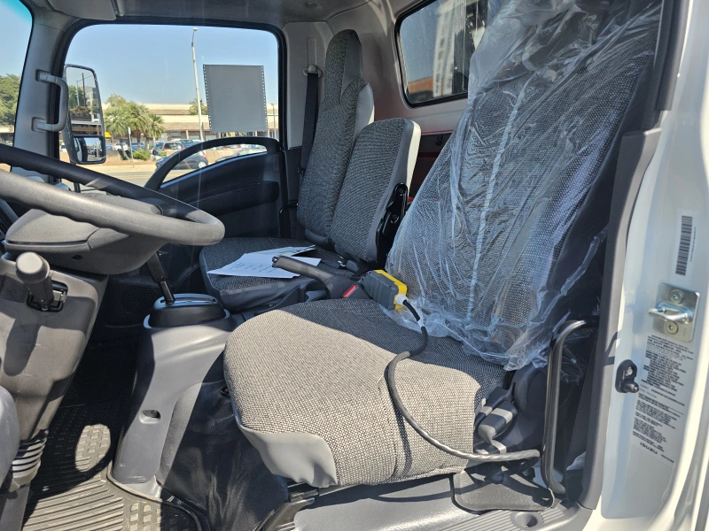 2025 ISUZU NRR GAS