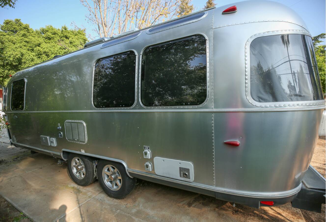 A photo of this 2015 Airstream FLYING CLOUD