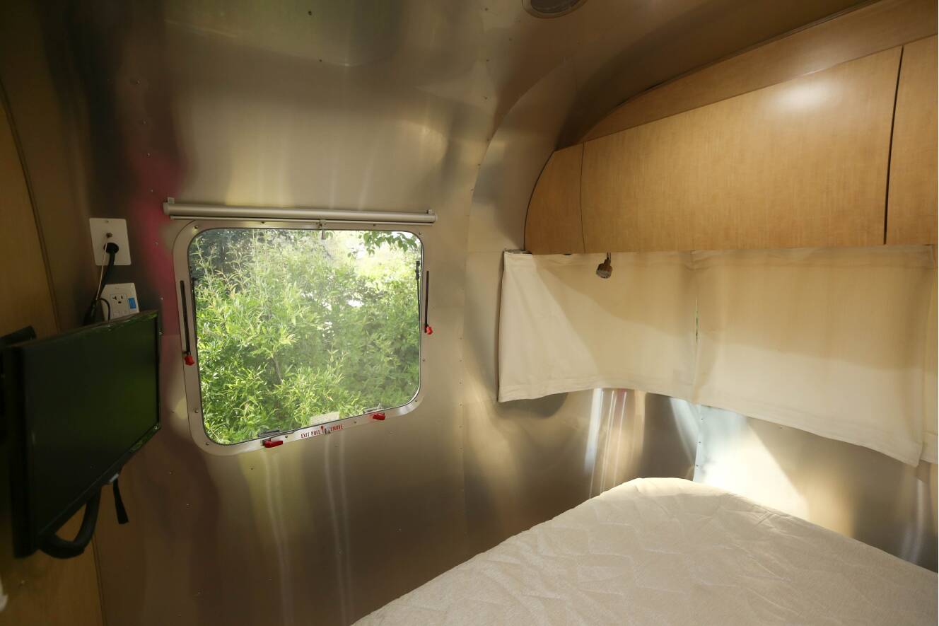 A photo of this 2015 Airstream FLYING CLOUD