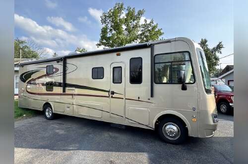 2012 Coachmen MIRADA 34BH in vestal NY