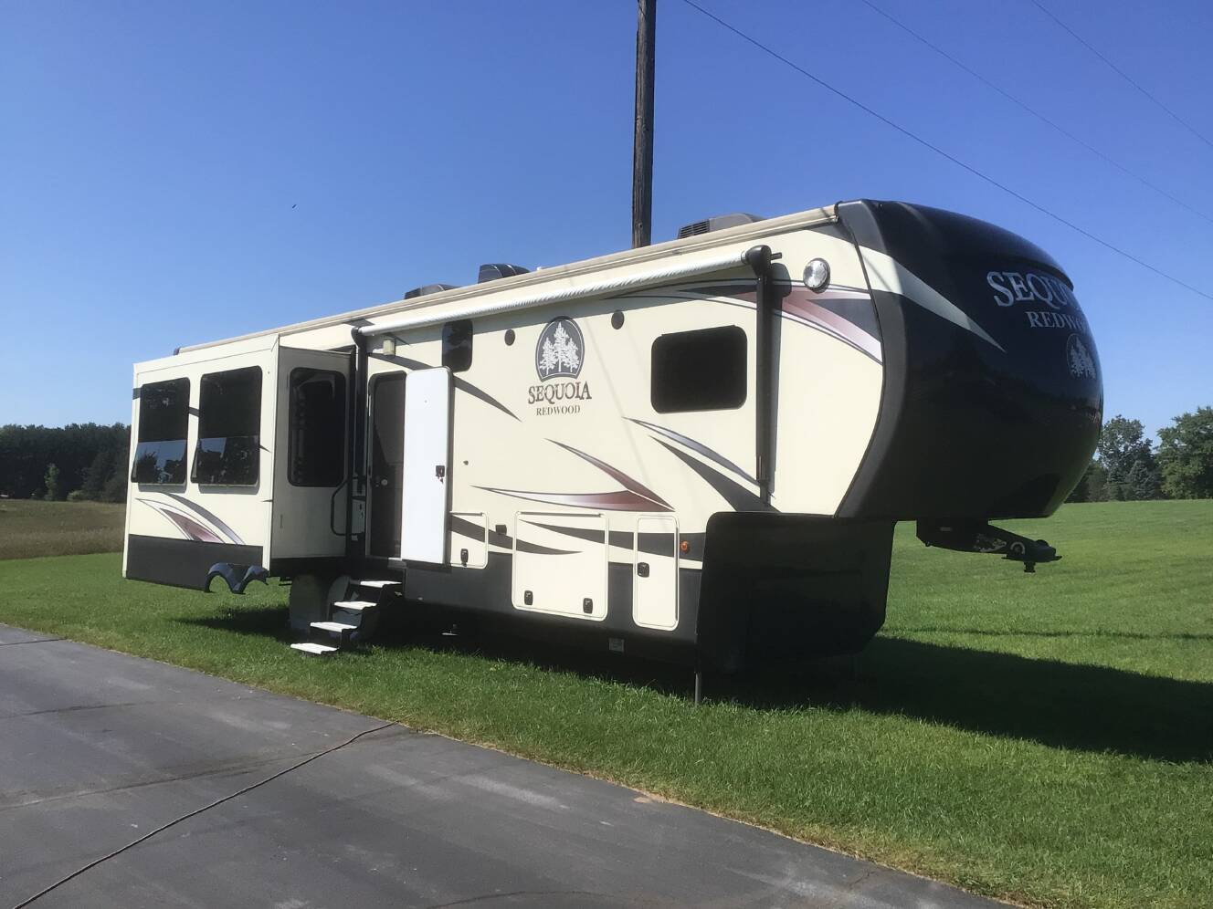 A photo of this 2016 Redwood SEQUOIA SQ38GKS