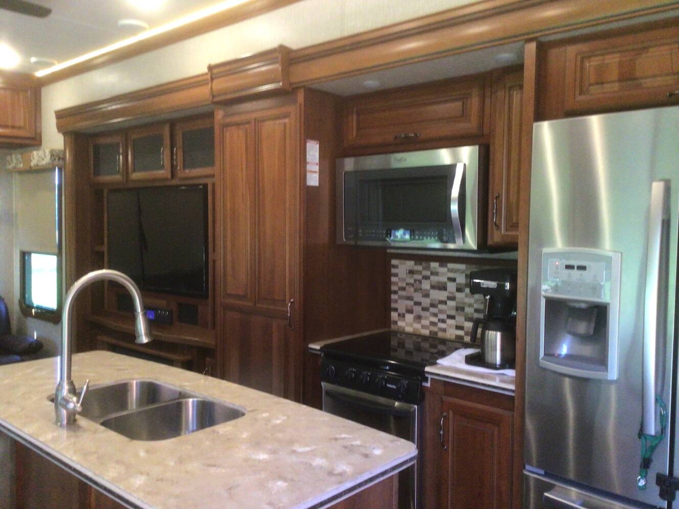 A photo of this 2016 Redwood SEQUOIA SQ38GKS