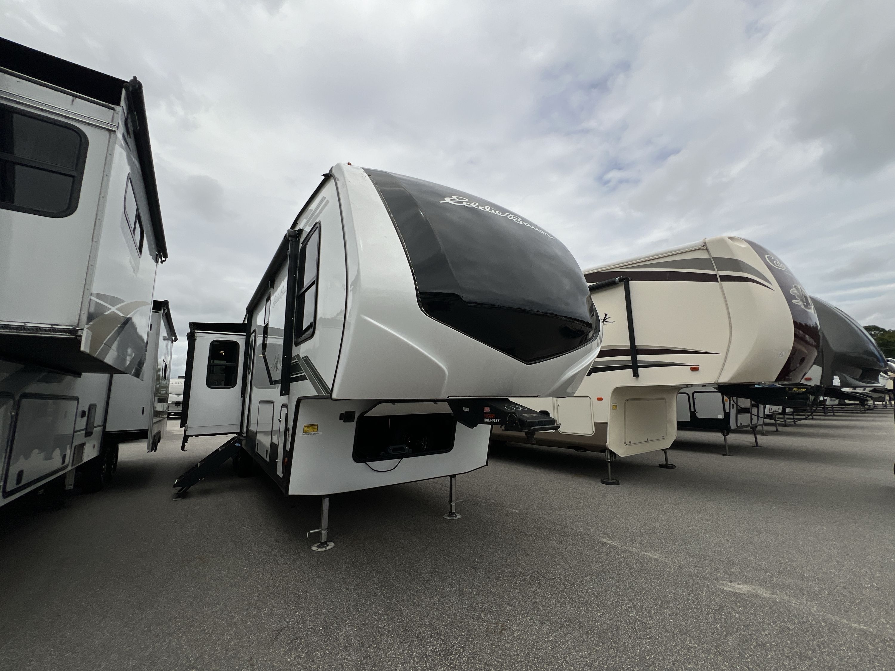 Used 2023 Dutchmen Eddie Bauer 310RL For Sale in Myrtle Beach, SC