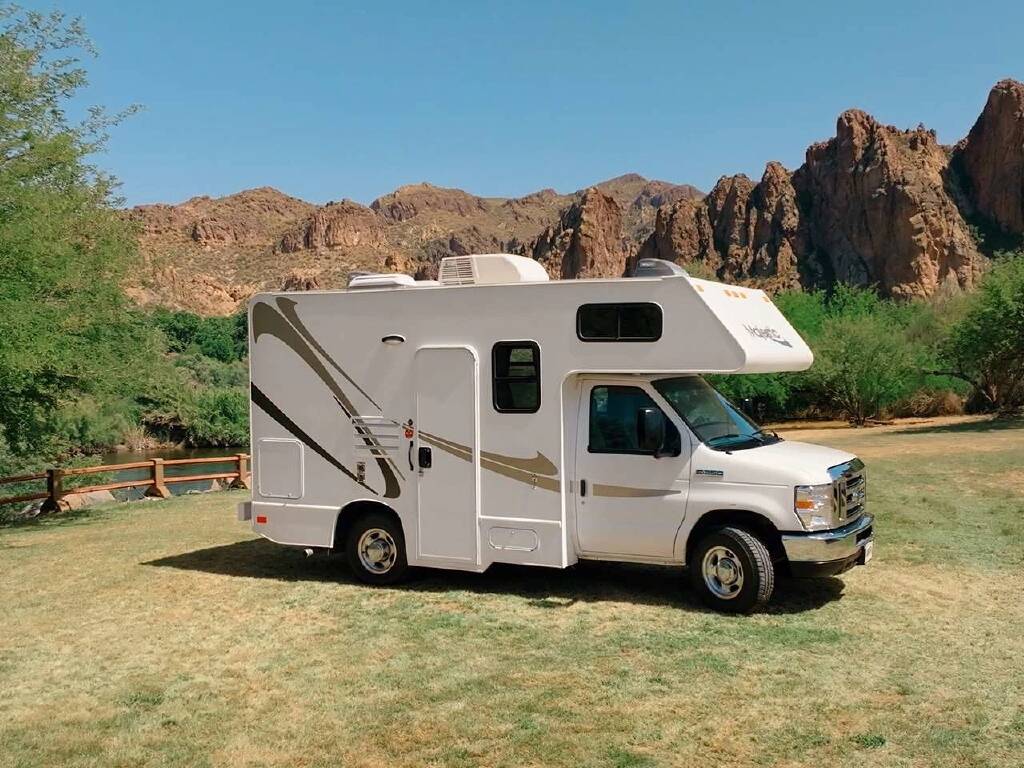 Used 2022 Thor Motor Coach Four Winds Majestic 19G For Sale in