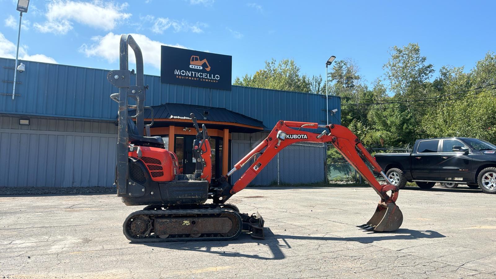 2018 KUBOTA K008-3 in Monticello, NY