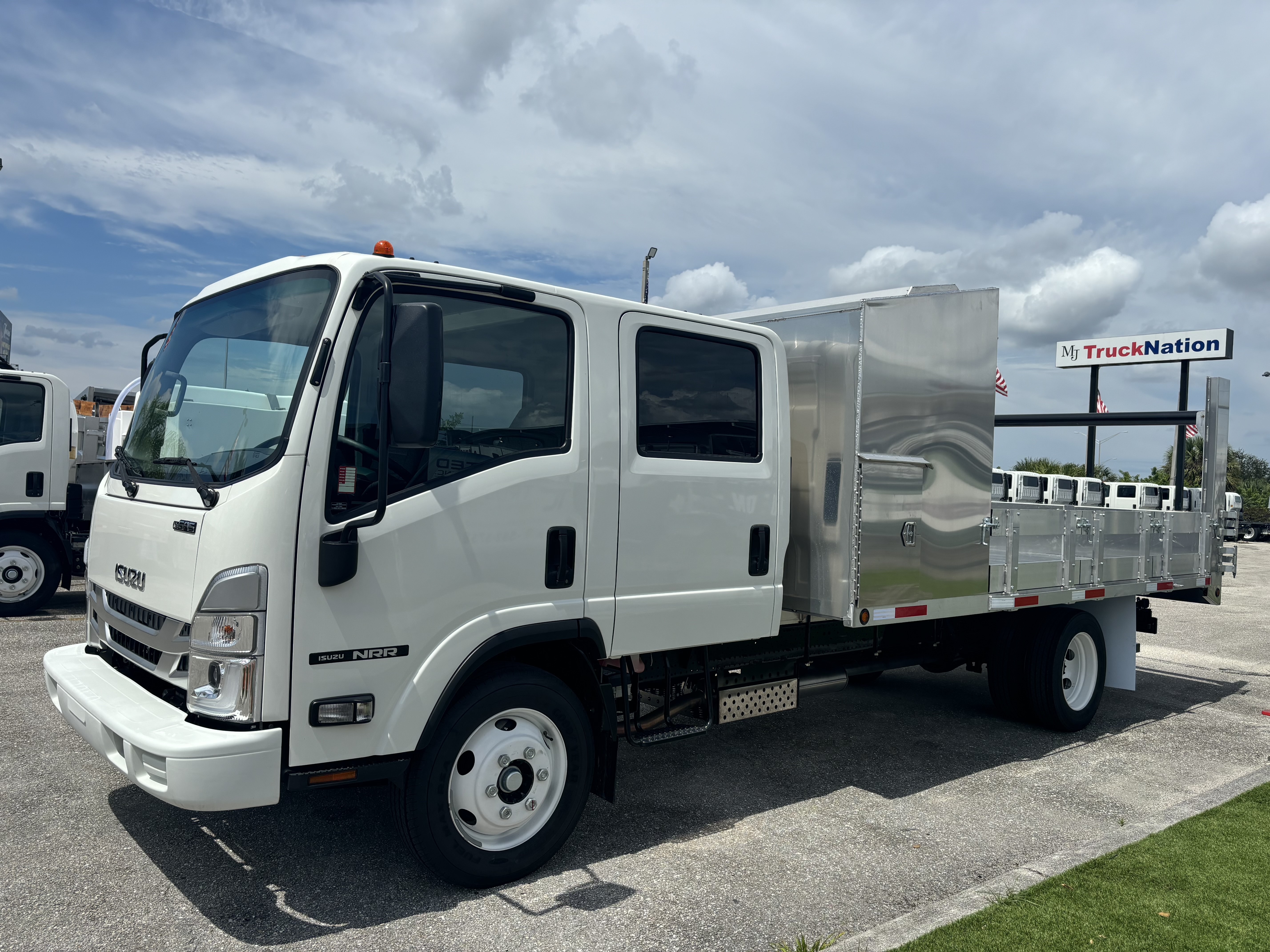 2026 ISUZU NRR in Riviera Beach, FL
