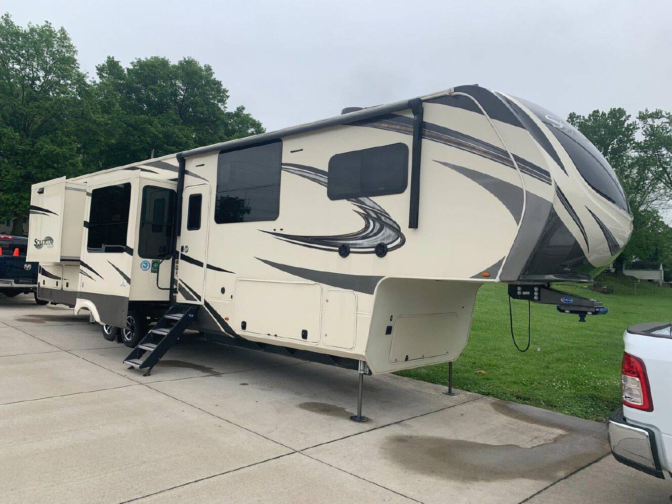 A photo of this 2021 Grand Design ST390RK-R