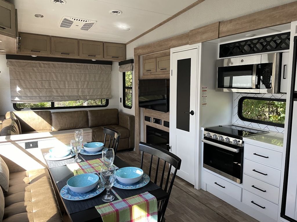 Used 2022 Keystone Arcadia Arcadia 370RL For Sale in Lexington, KY