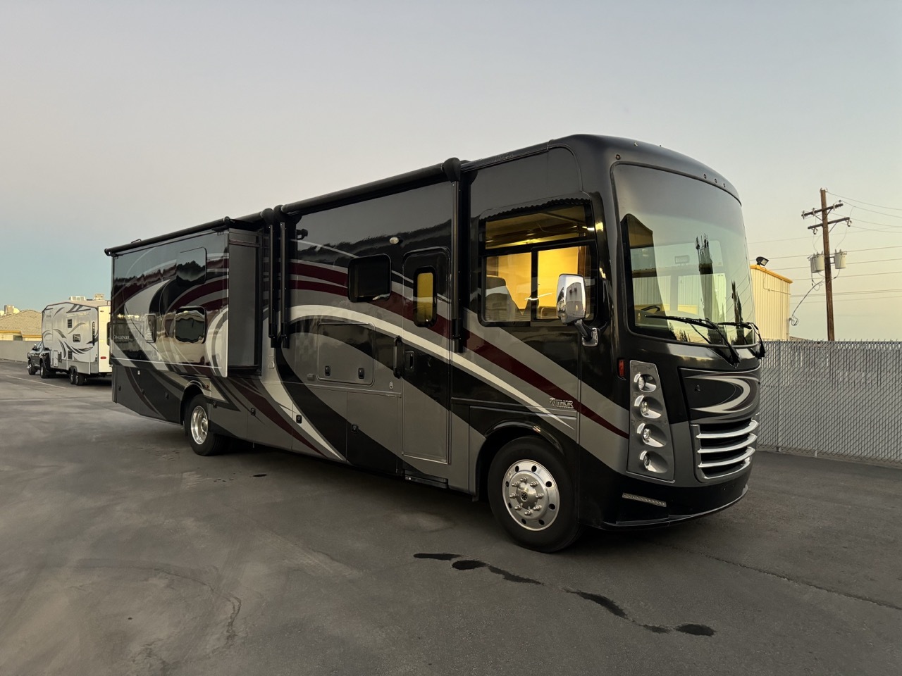 2019 Thor Motor Coach CHALLENGER RV